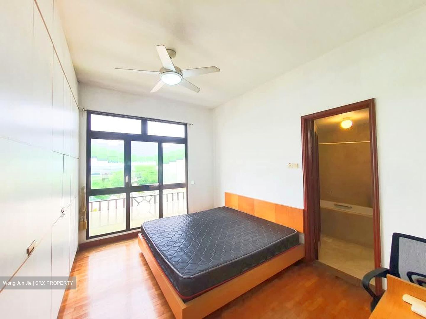 Seletaris (D27), Condominium #580591871